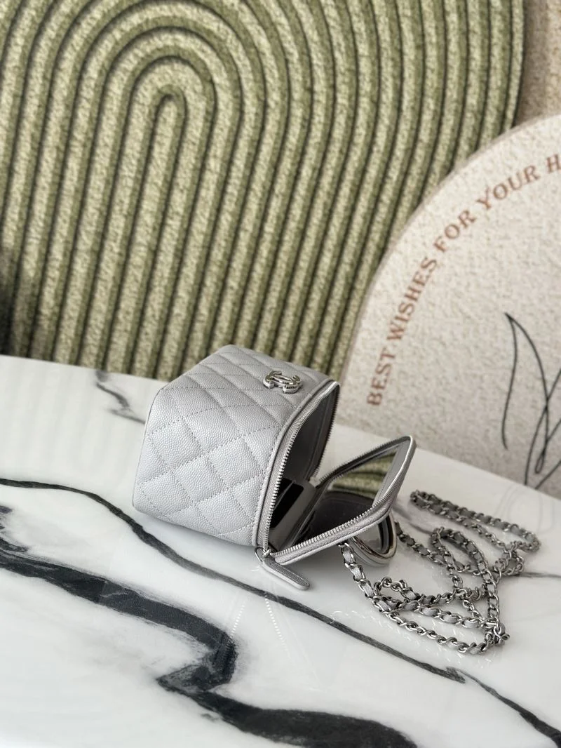 Minimalist Chanel Cosmetic Bags 53320
