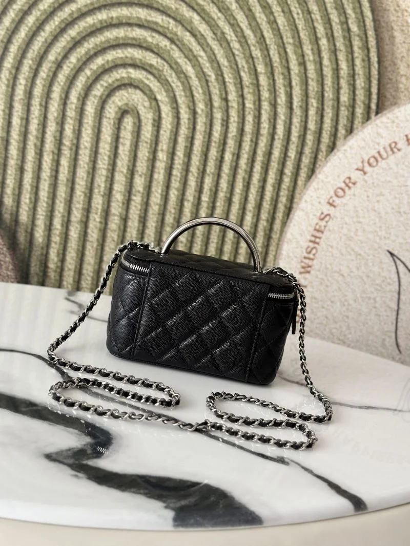 Cozy Chanel Cosmetic Bags 53388