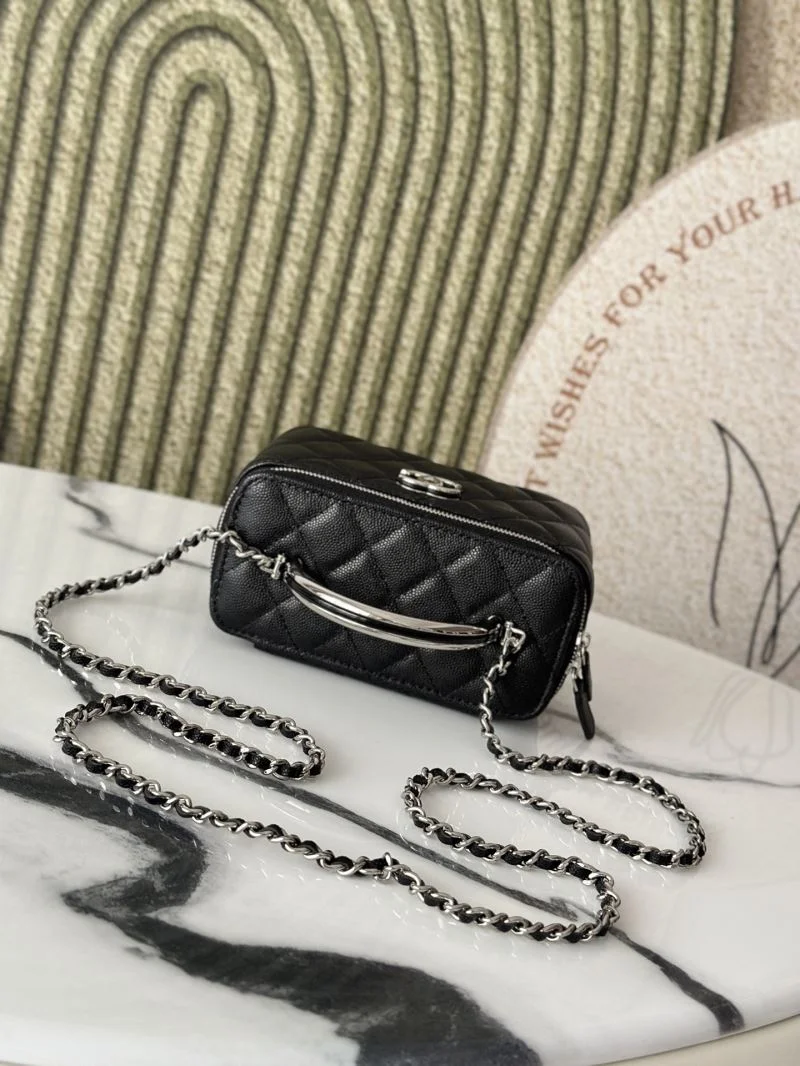Cozy Chanel Cosmetic Bags 53388