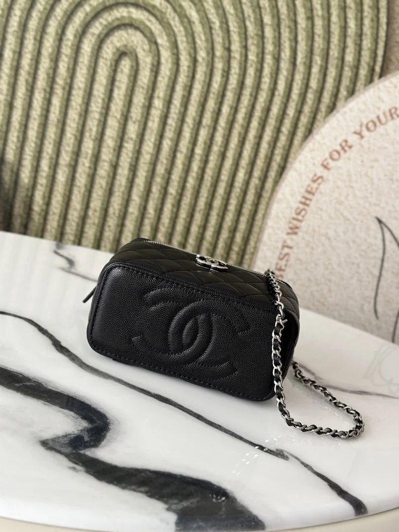Cozy Chanel Cosmetic Bags 53388