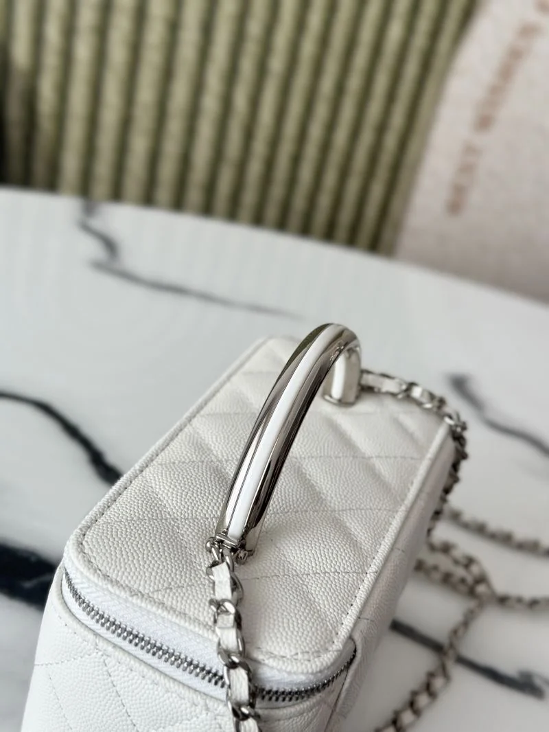 Chanel Cosmetic Bags Thermal 53308