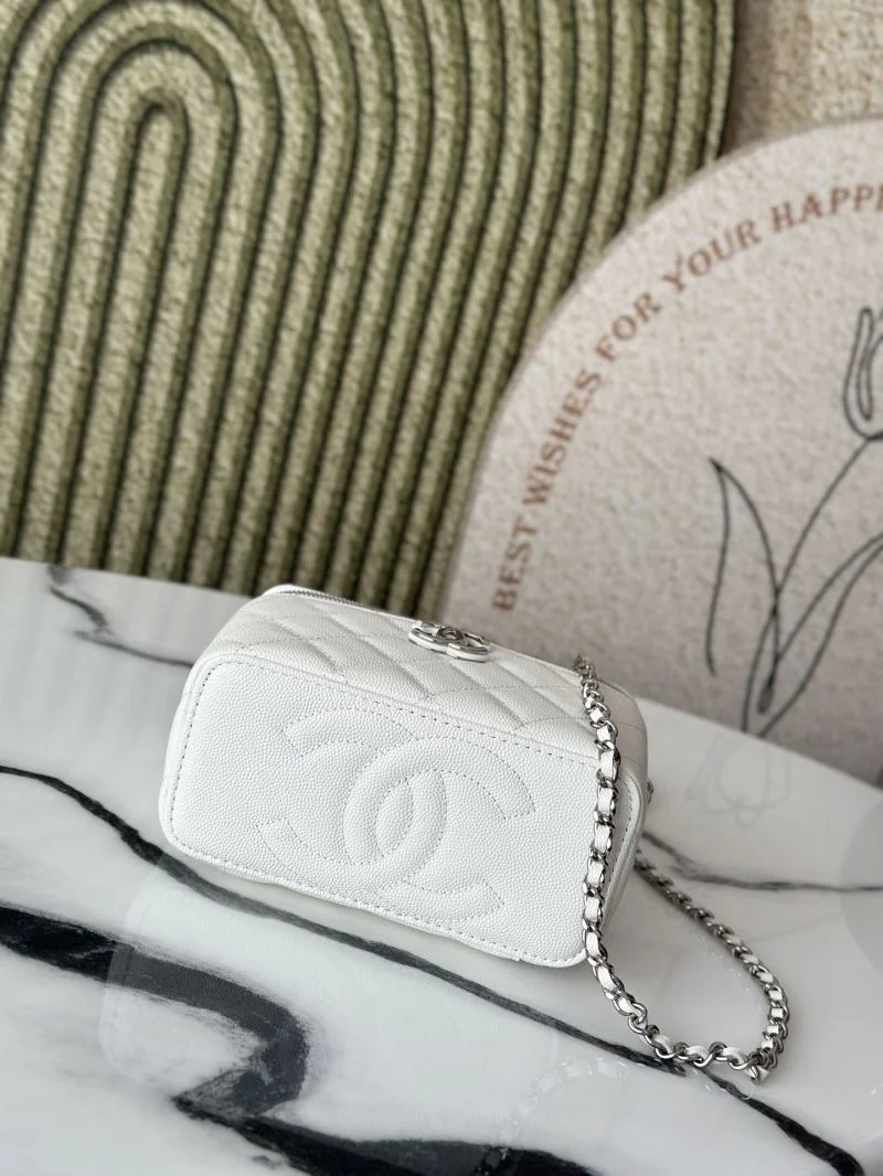 Chanel Cosmetic Bags Thermal 53308