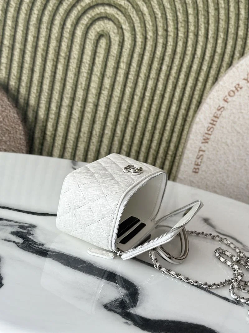Chanel Cosmetic Bags Thermal 53308