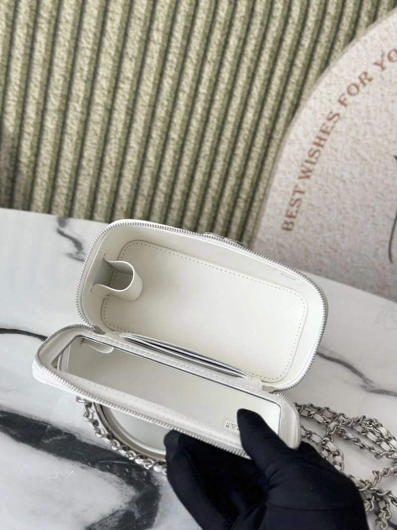 Chanel Cosmetic Bags Thermal 53308