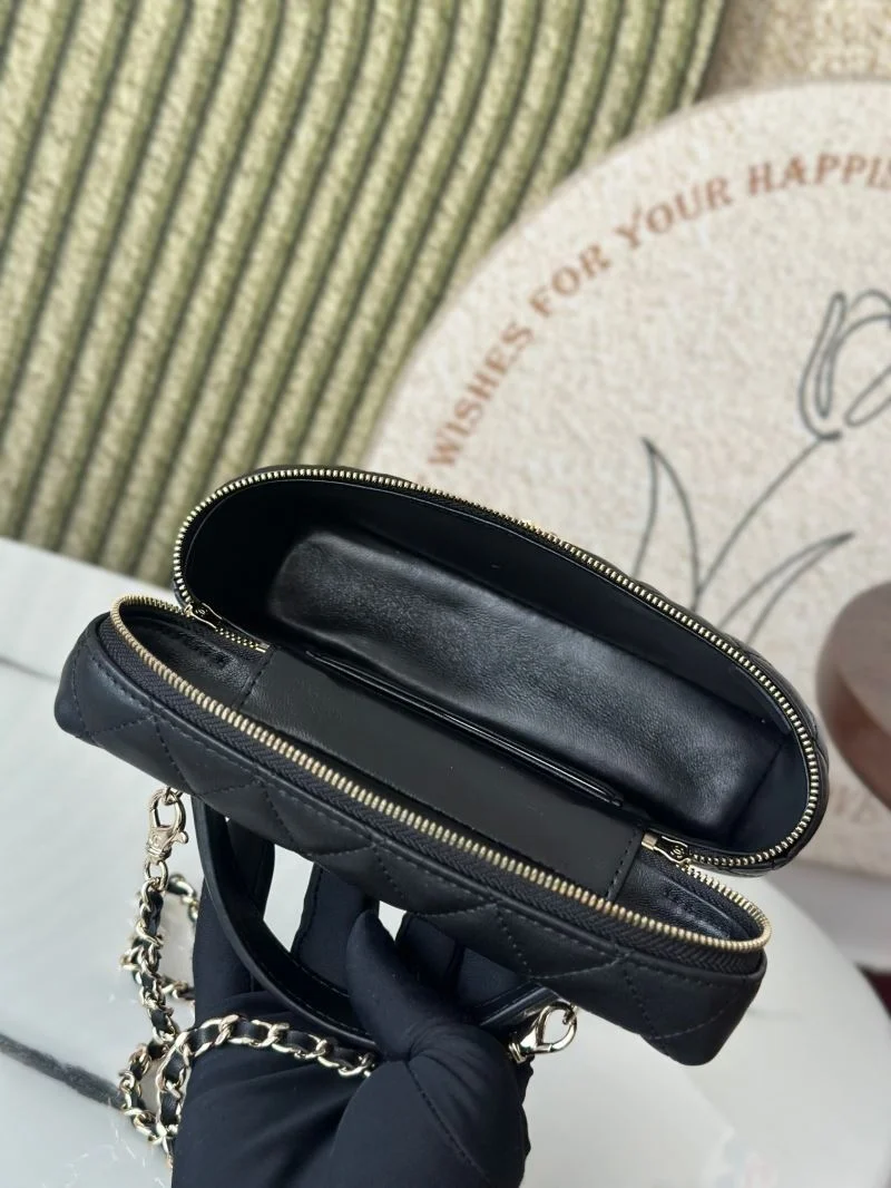 Cozy Chanel Cosmetic Bags 53297