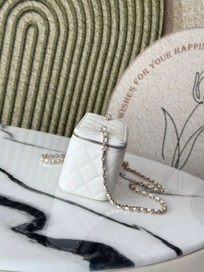 Chanel Cosmetic Bags Chic 53338
