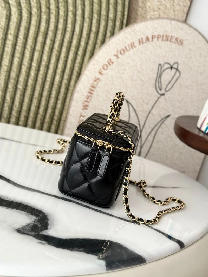 Chanel Cosmetic Bags Supportive 53326