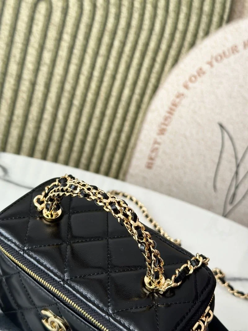 Chanel Cosmetic Bags Supportive 53326