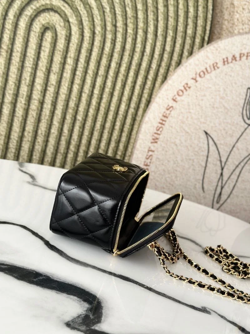 Chanel Cosmetic Bags Supportive 53326
