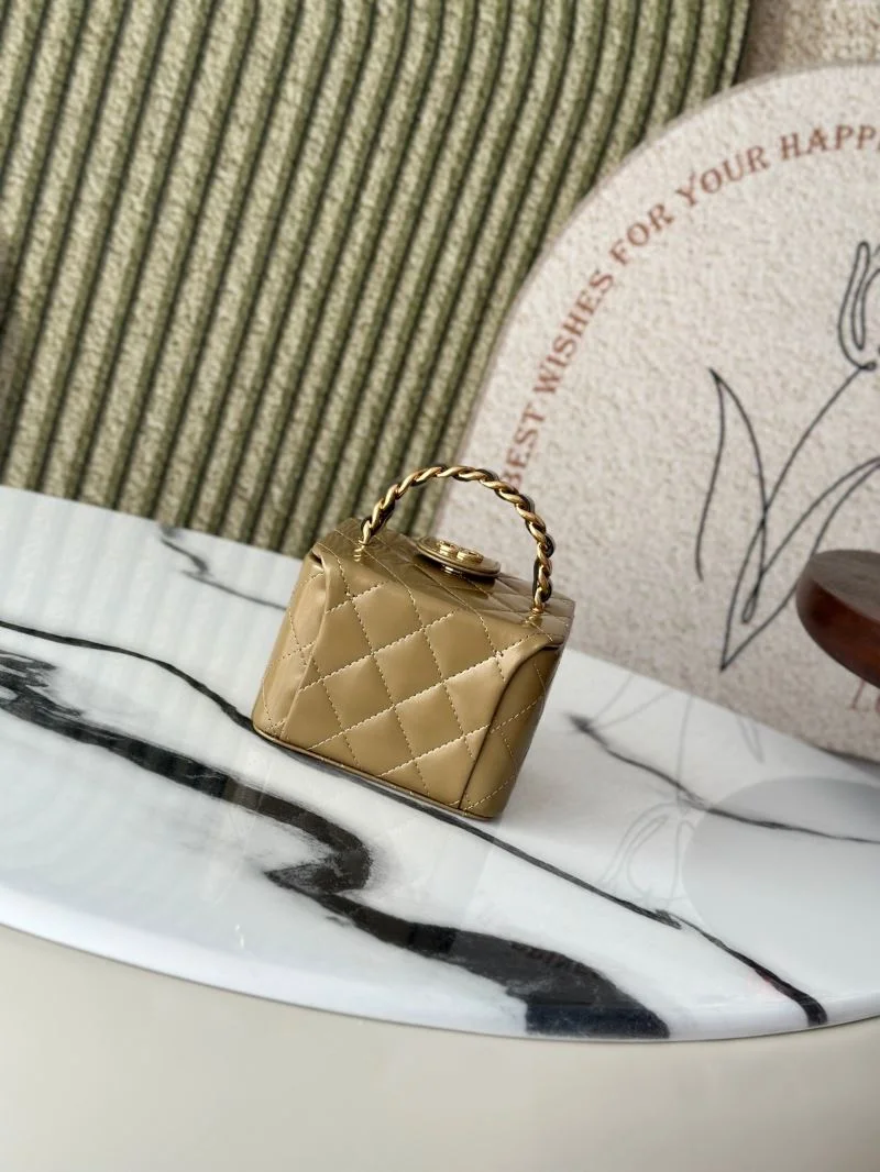 Chanel Cosmetic Bags FashionForward 53276