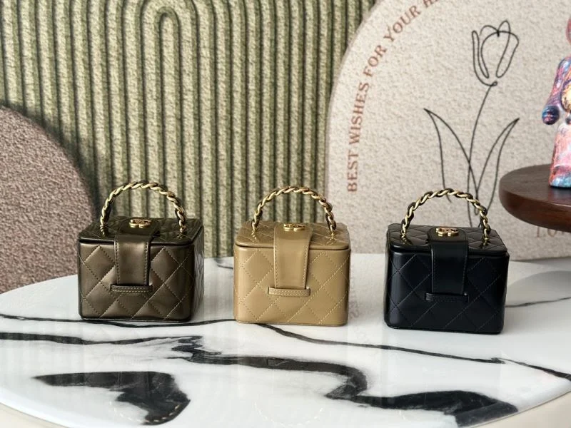 Chanel Cosmetic Bags FashionForward 53276