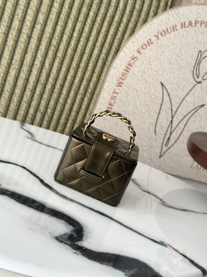 Chanel Cosmetic Bags Effortless 53272