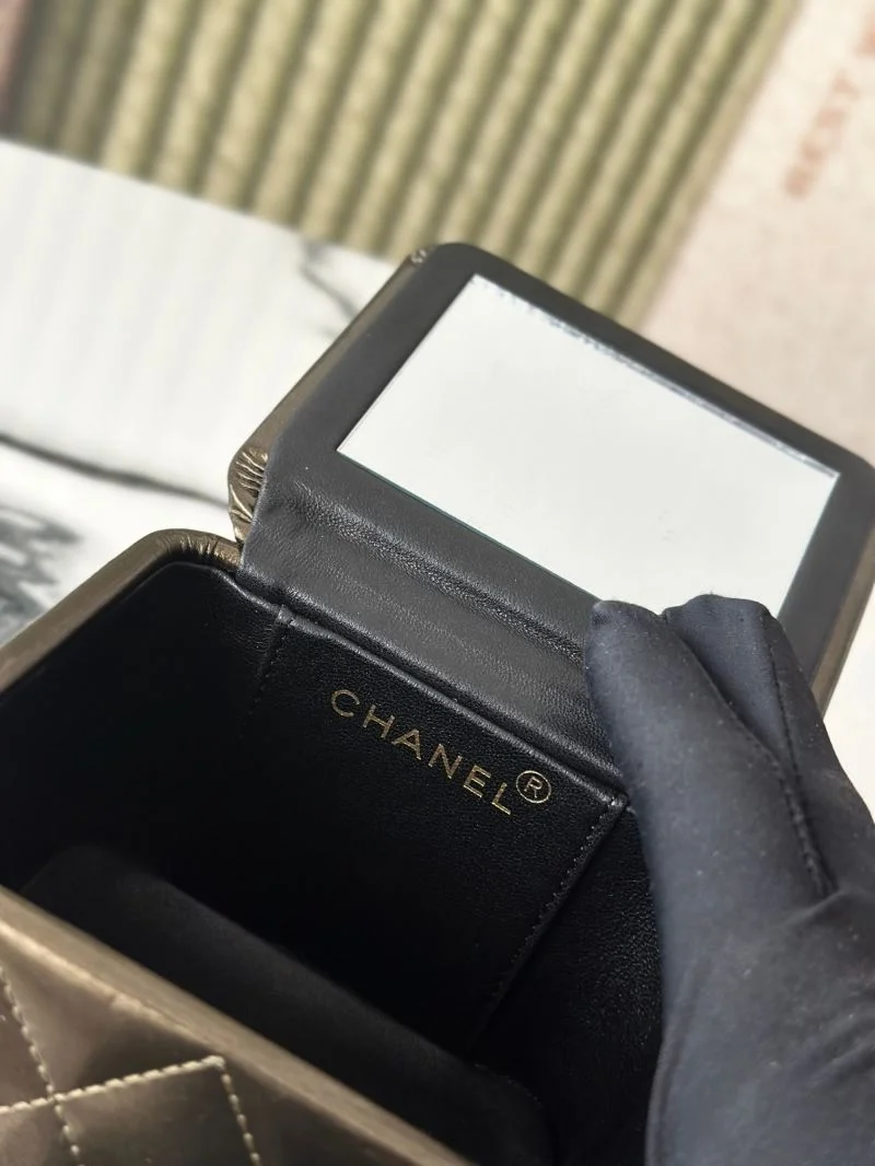Chanel Cosmetic Bags Effortless 53272