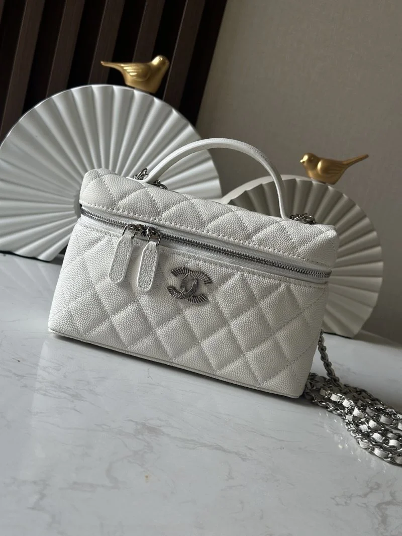 Elegant Chanel Cosmetic Bags 53271