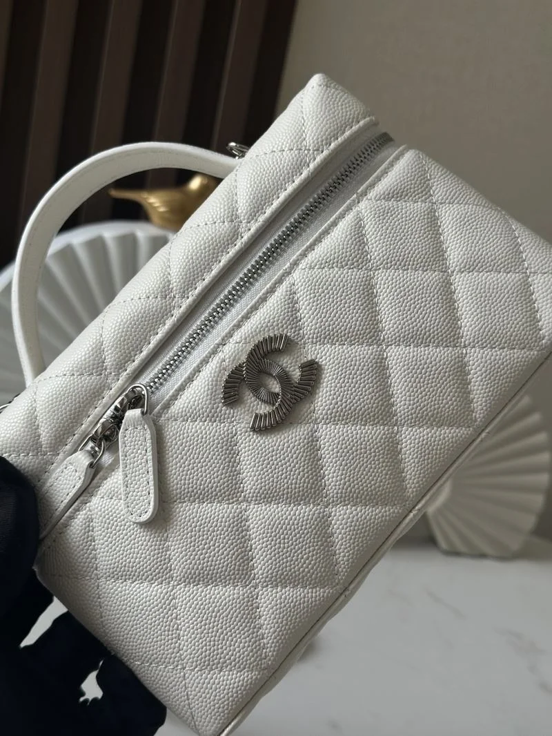 Elegant Chanel Cosmetic Bags 53271