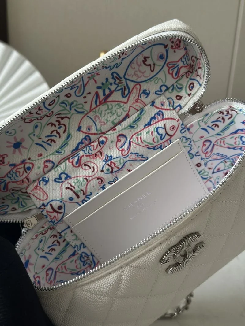 Elegant Chanel Cosmetic Bags 53271