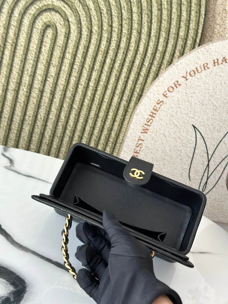 Chanel Cosmetic Bags Resilient 53269