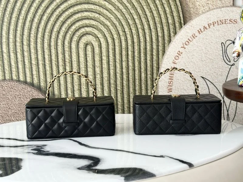 Chanel Cosmetic Bags Resilient 53269