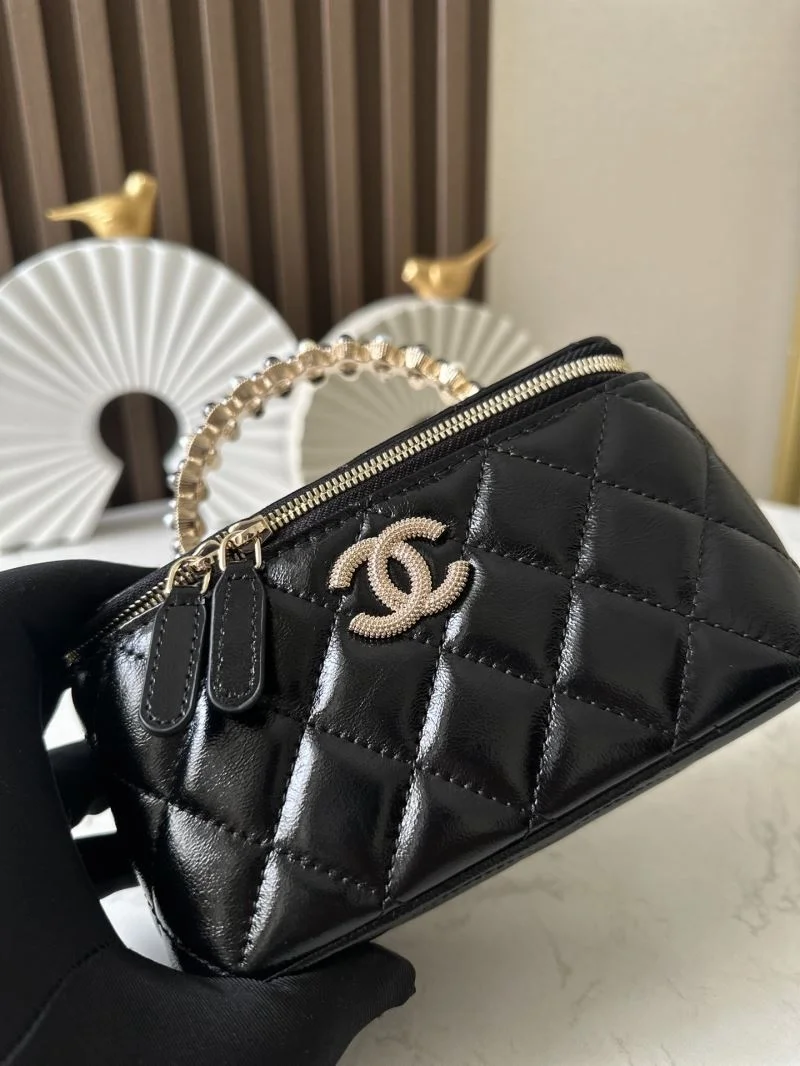 WaterResistant Chanel Cosmetic Bags 53245