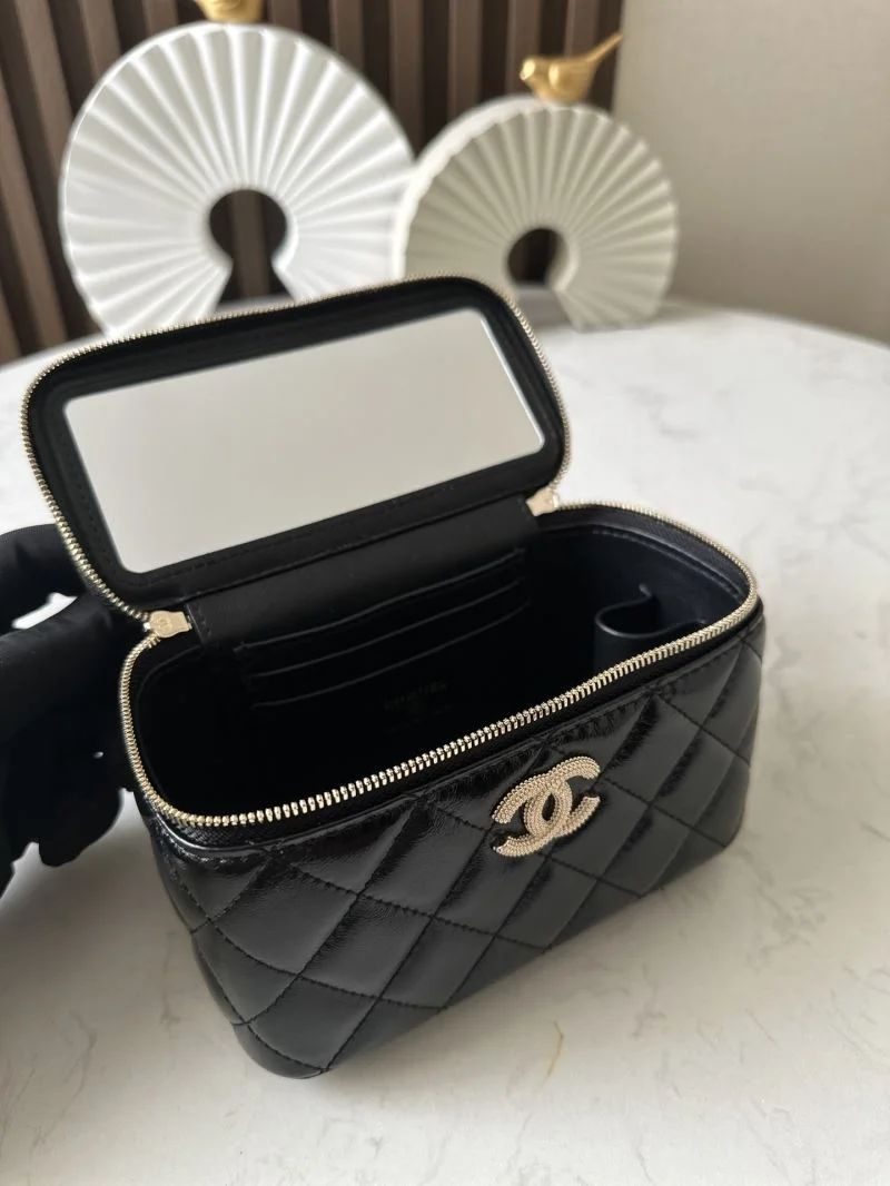 WaterResistant Chanel Cosmetic Bags 53245