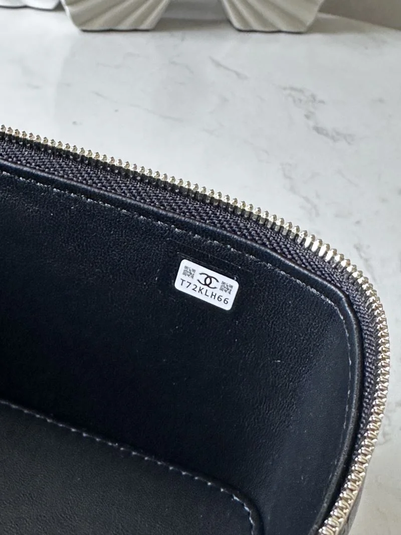 WaterResistant Chanel Cosmetic Bags 53245