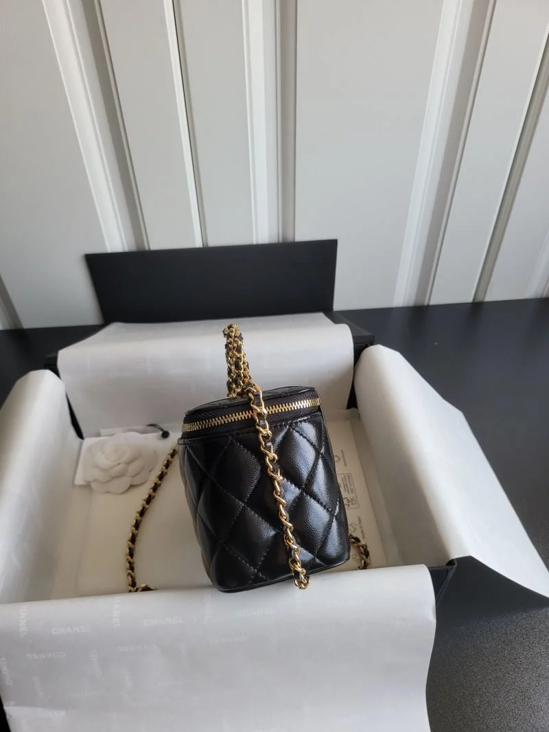 Chanel Cosmetic Bags Trendsetting 55163
