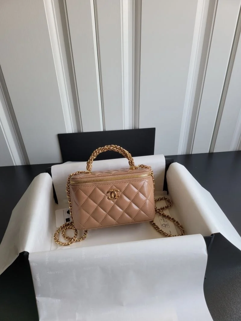 Stylish Chanel Cosmetic Bags 55135