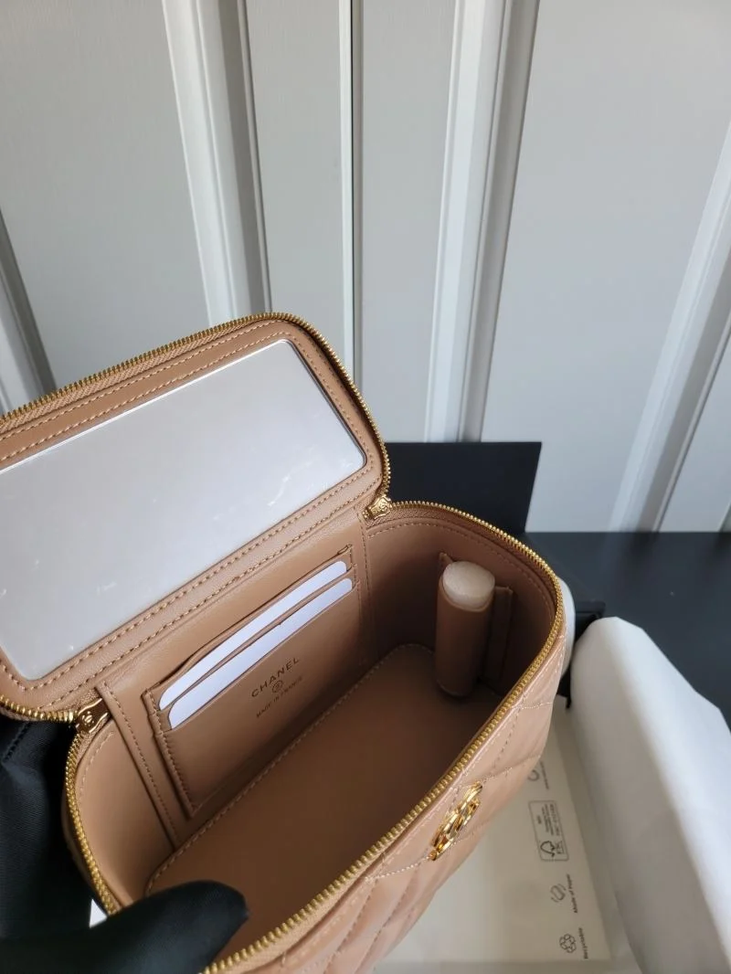Stylish Chanel Cosmetic Bags 55135