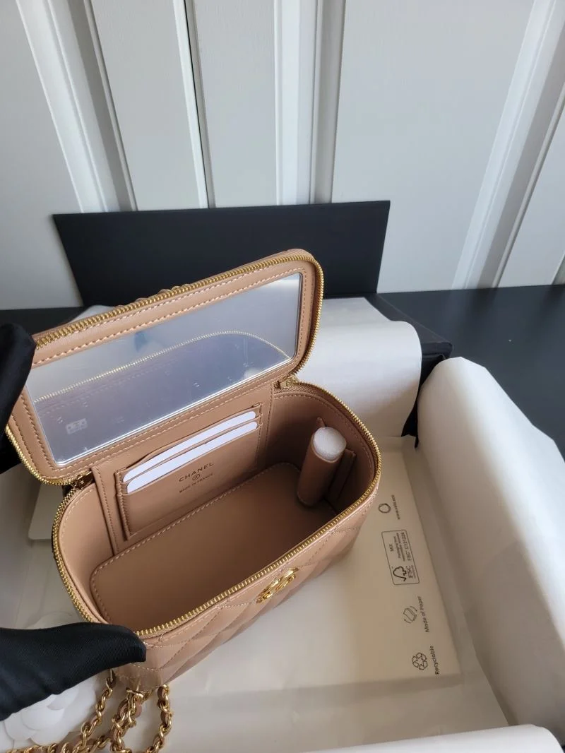 Stylish Chanel Cosmetic Bags 55135
