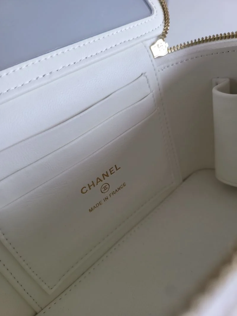 Chanel Cosmetic Bags WellDesigned 55203