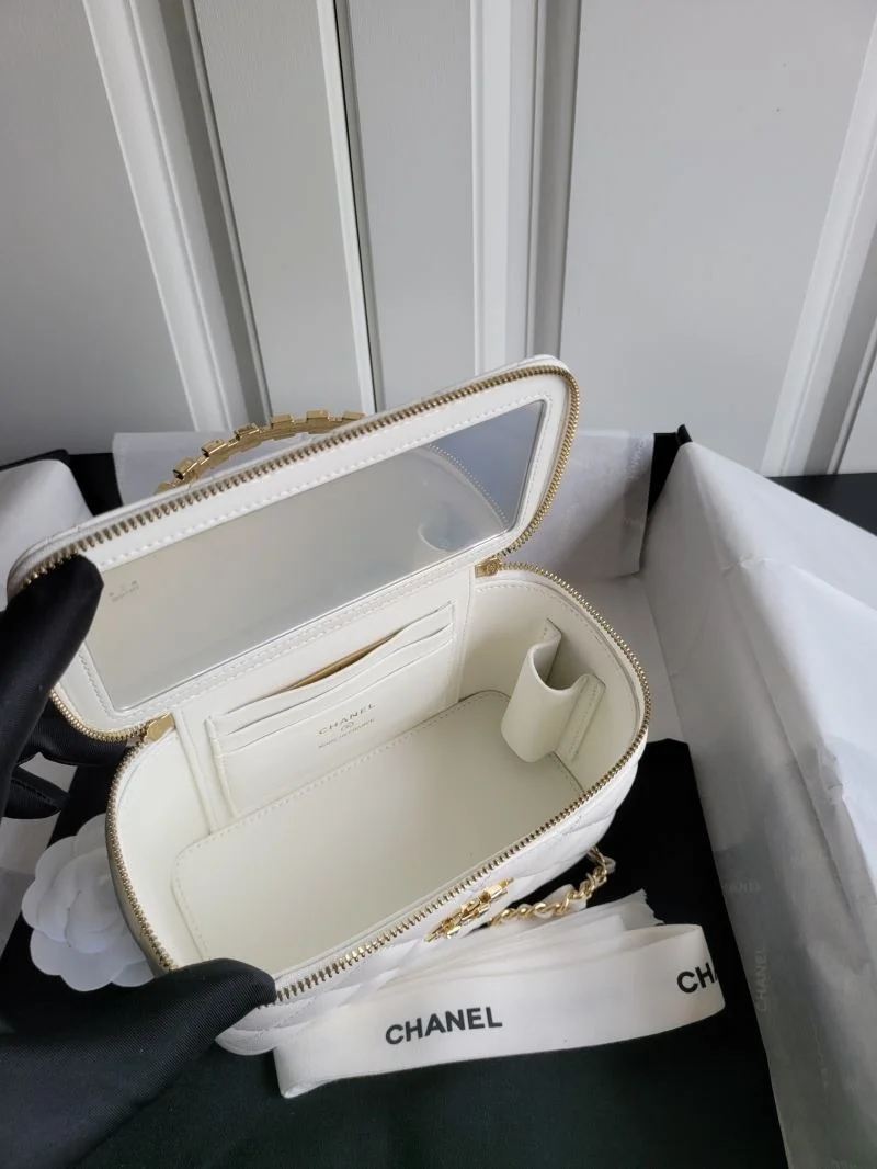 Chanel Cosmetic Bags WellDesigned 55203