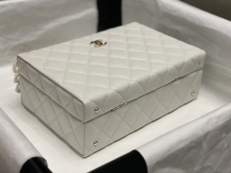 Efficient Chanel Cosmetic Bags 55117