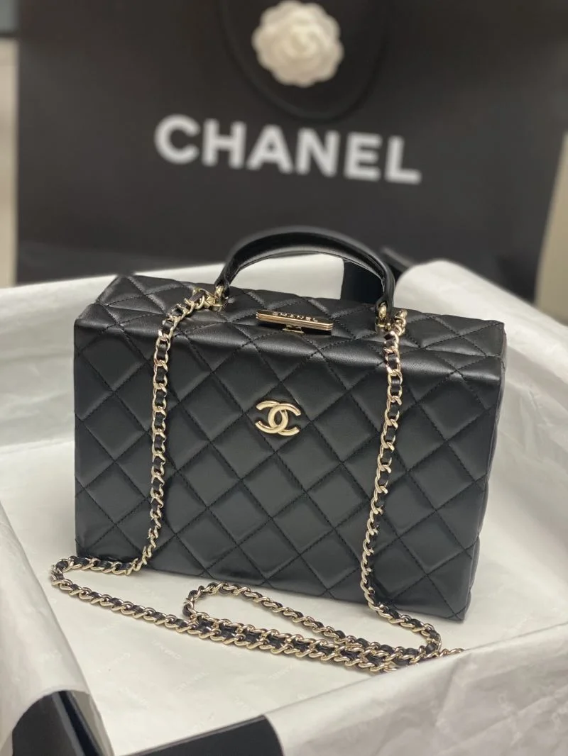 Chanel Cosmetic Bags Refined 55116