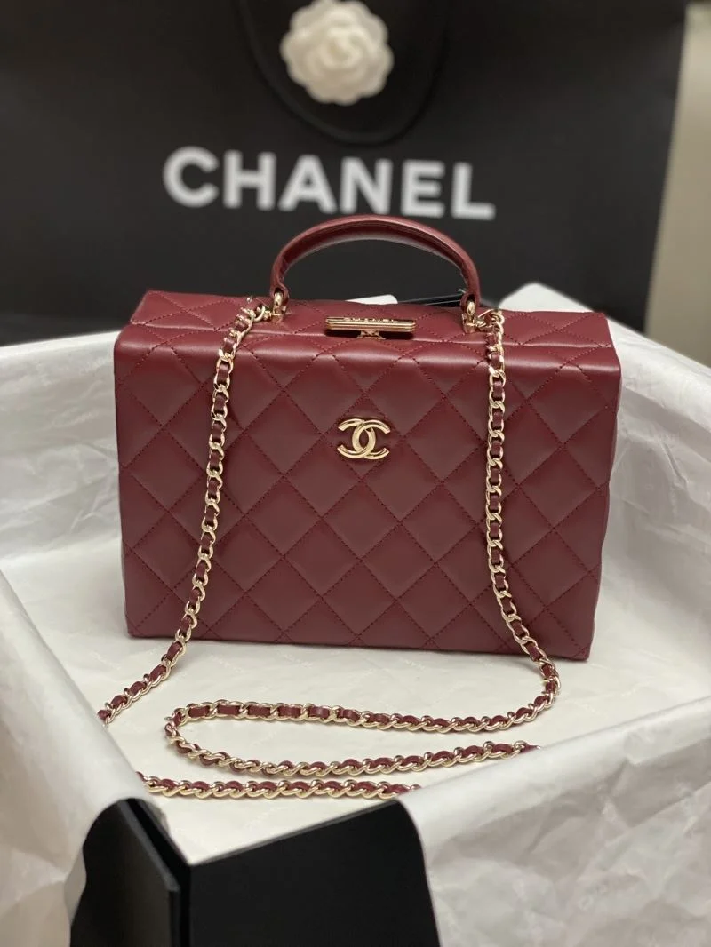 Chic Chanel Cosmetic Bags 55194