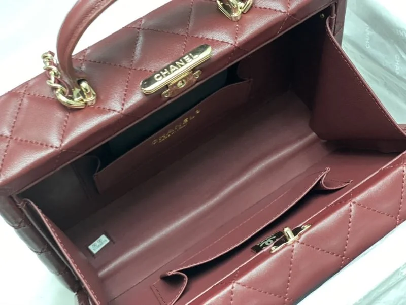 Chic Chanel Cosmetic Bags 55194