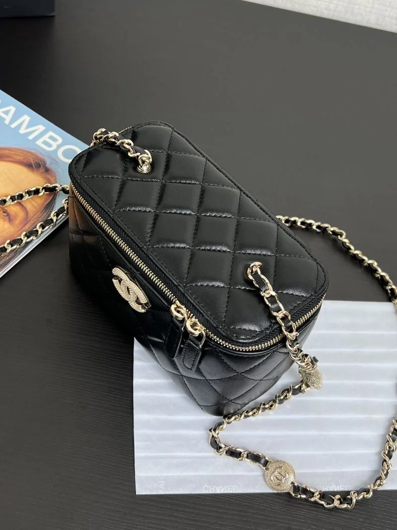 Chanel Cosmetic Bags Vibrant 55110