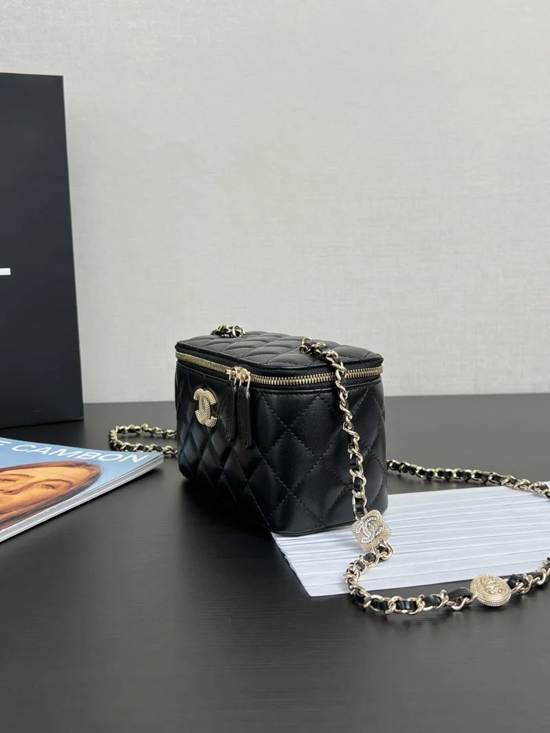 Chanel Cosmetic Bags Vibrant 55110