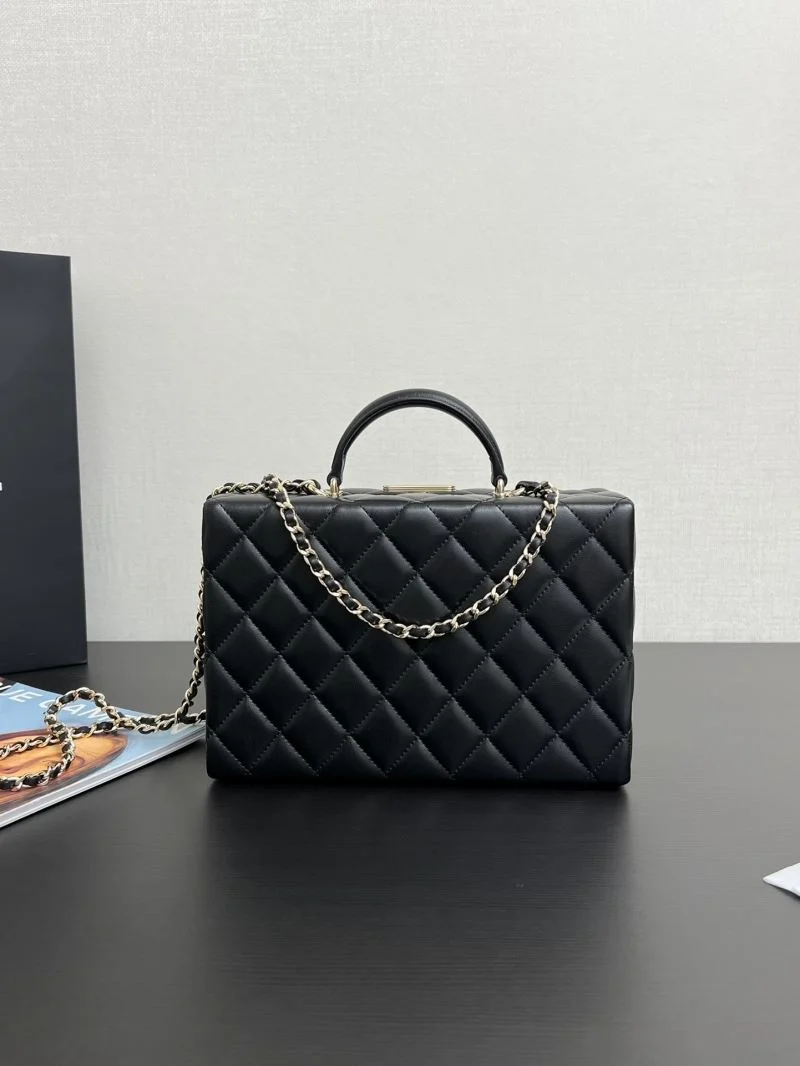 Supportive Chanel Cosmetic Bags 55137