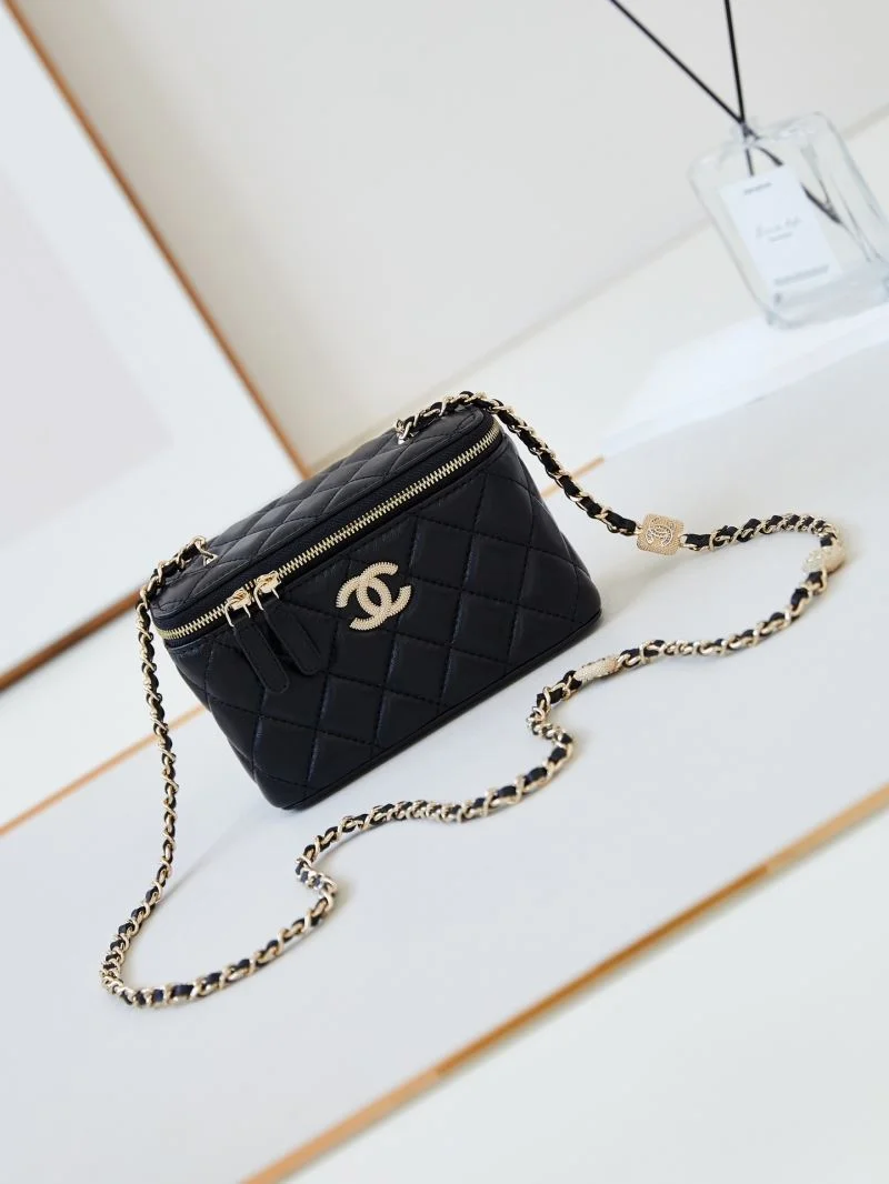 Effortless Chanel Cosmetic Bags 55121