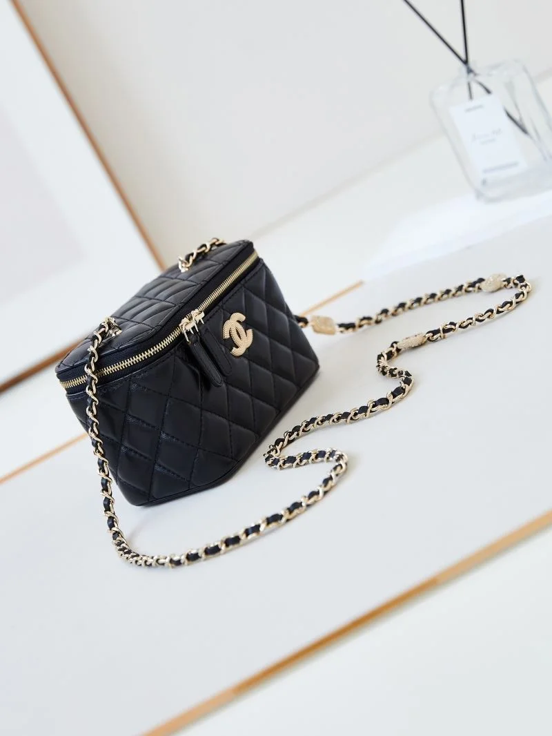 Effortless Chanel Cosmetic Bags 55121