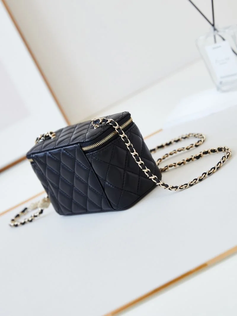 Effortless Chanel Cosmetic Bags 55121
