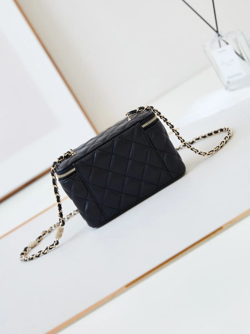 Effortless Chanel Cosmetic Bags 55121