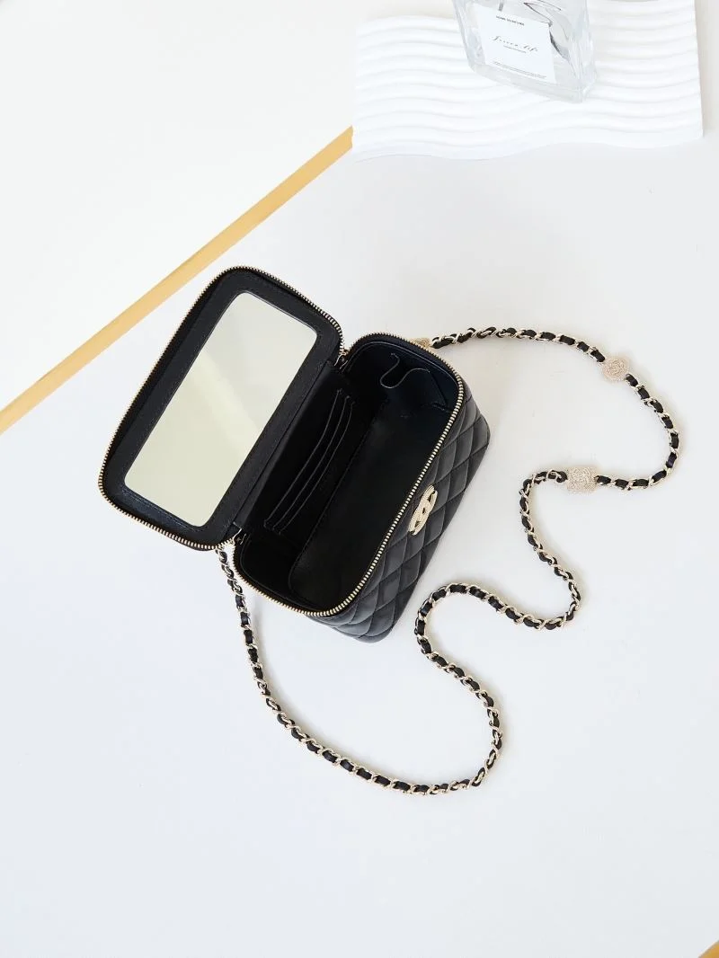 Effortless Chanel Cosmetic Bags 55121
