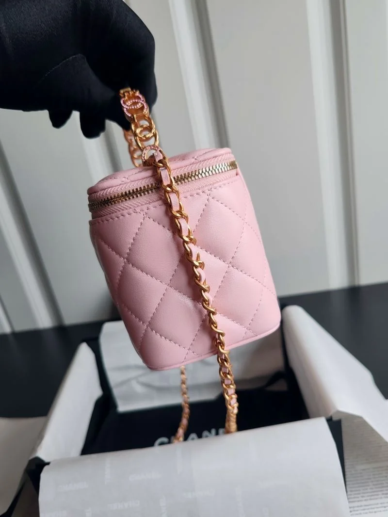 Comfortable Chanel Cosmetic Bags 55106