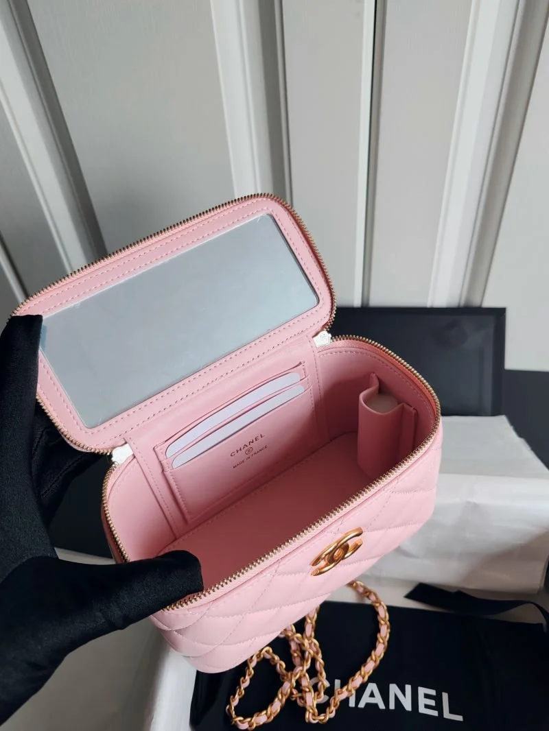 Comfortable Chanel Cosmetic Bags 55106
