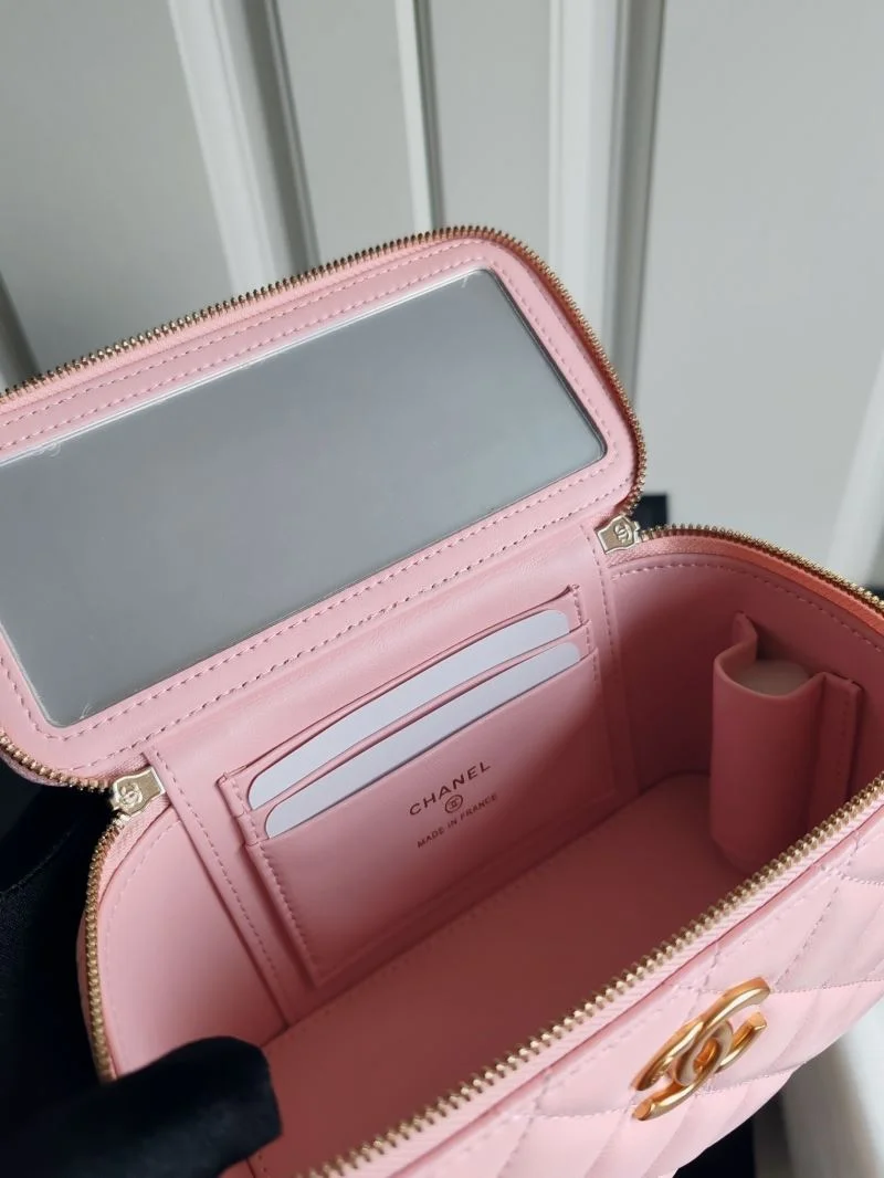 Comfortable Chanel Cosmetic Bags 55106