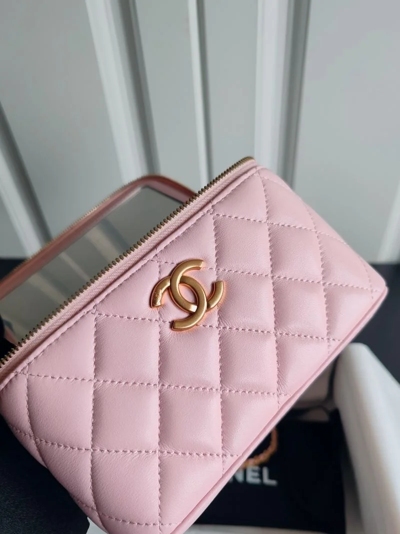 Comfortable Chanel Cosmetic Bags 55106