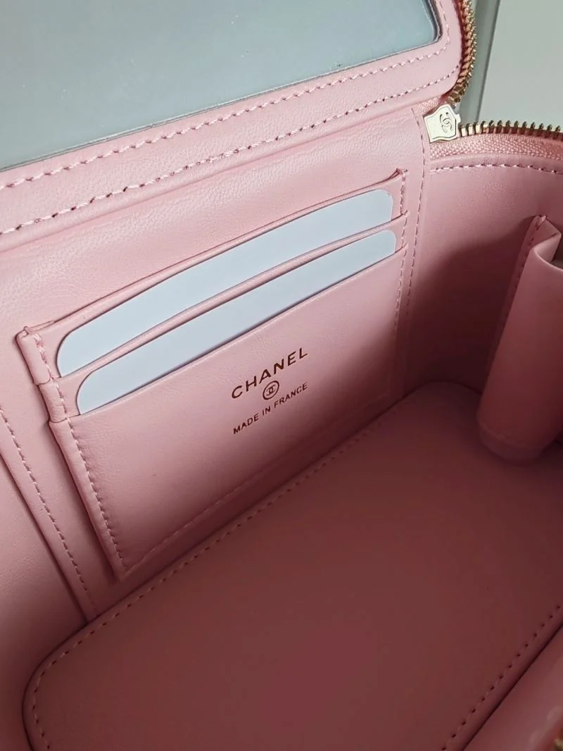 Comfortable Chanel Cosmetic Bags 55106