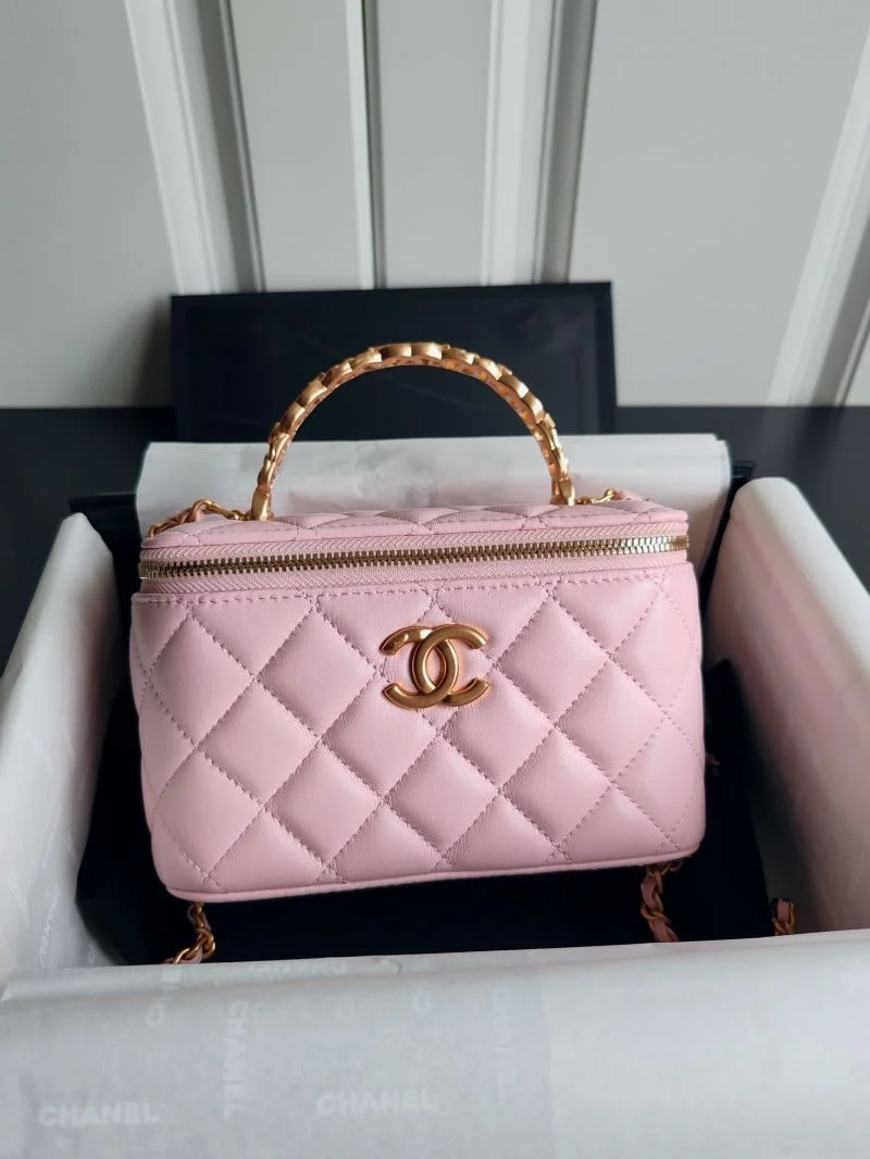 Comfortable Chanel Cosmetic Bags 55106