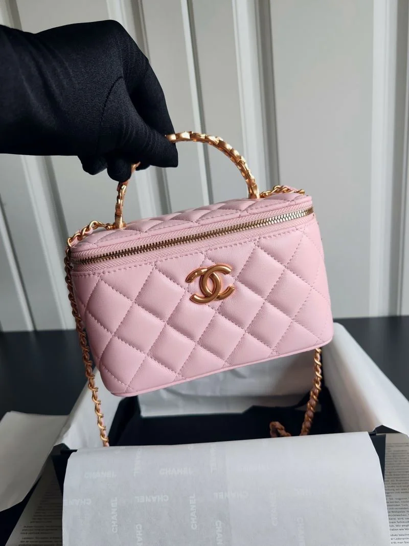 Comfortable Chanel Cosmetic Bags 55106
